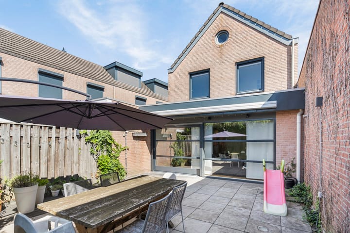 Photo 29 of Heugemerstraat 92