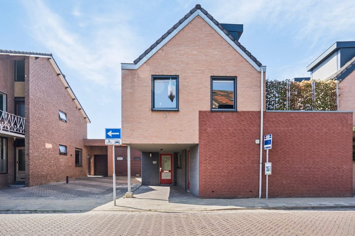 Photo 30 of Heugemerstraat 92