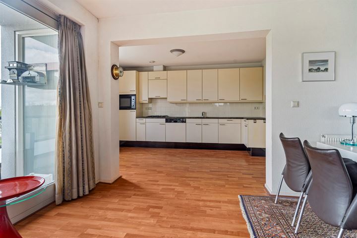 View photo 20 of L. Springerstraat 208