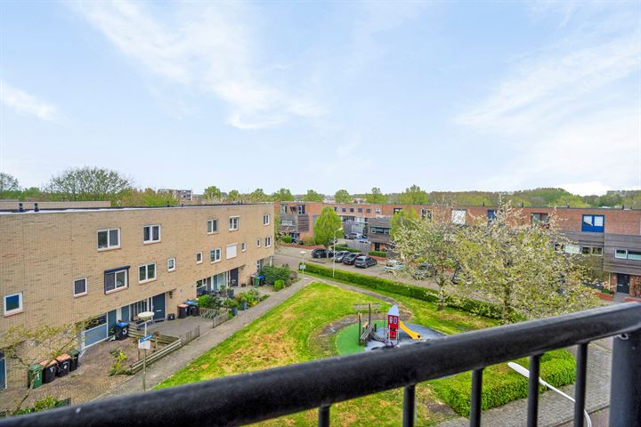 View photo 40 of L. Springerstraat 208