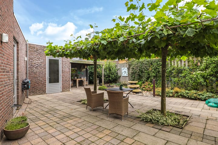 Photo 42 of Wethouder Schaarsstraat 3