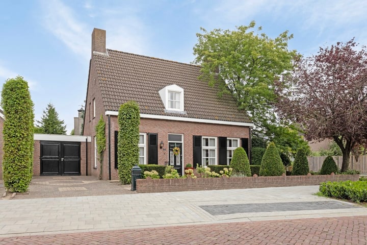 View photo 2 of Bergstraat 72