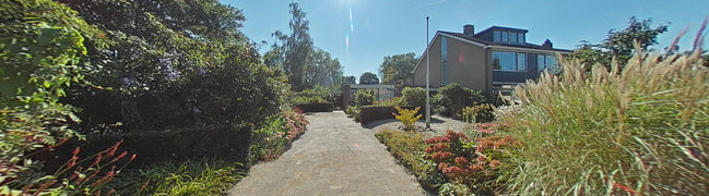 View 360° photo of voortuin of Rietbergstraat 1