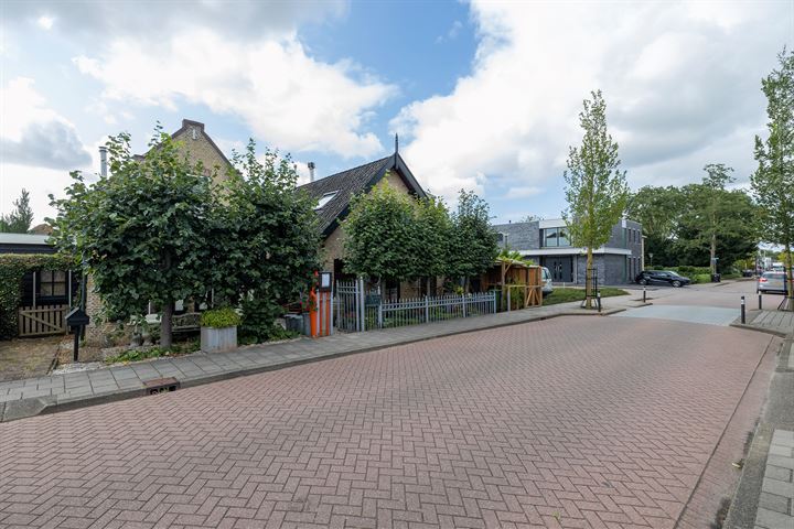 View photo 8 of Burgemeester van der Willigenstraat 35