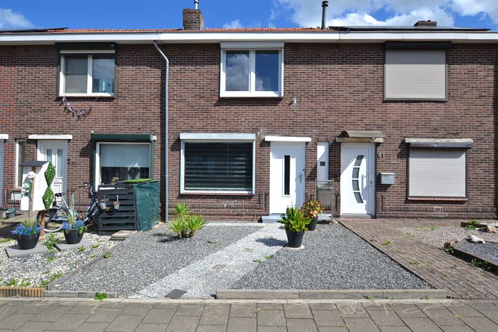 View photo 1 of Akerstraat 79