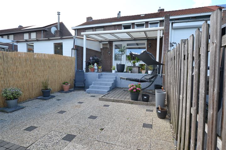 View photo 2 of Akerstraat 79