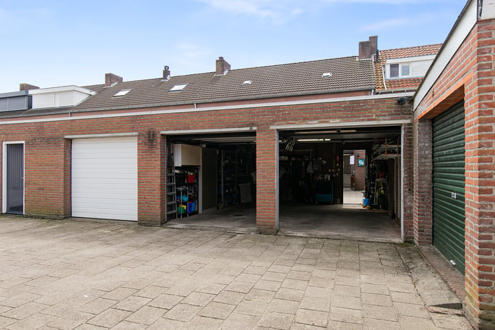 Bekijk foto 3 van Oerlesestraat 143