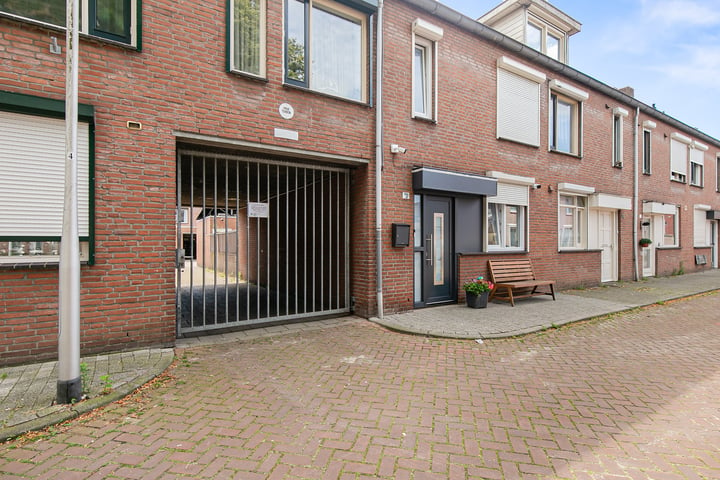 Bekijk foto 33 van Oerlesestraat 143