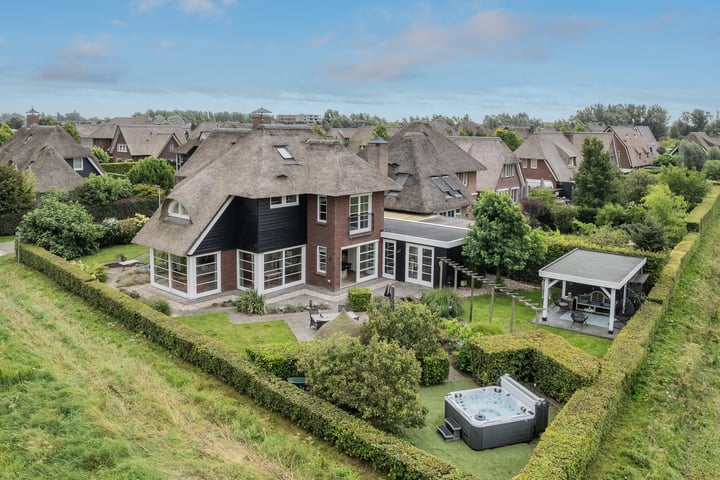 Laan van de Geallieerden 16