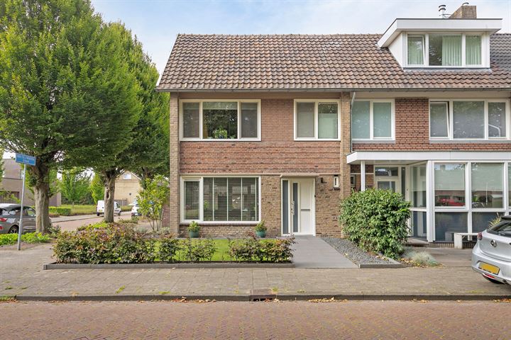 Bekijk foto 6 van Dr. H. Mollerstraat 1