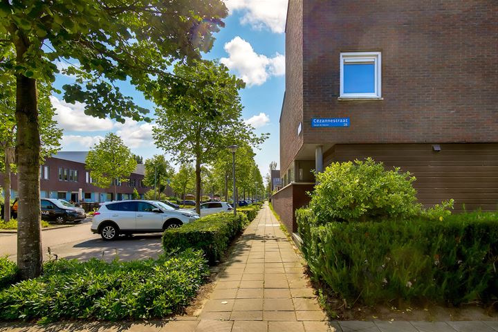 View photo 36 of Cézannestraat 18