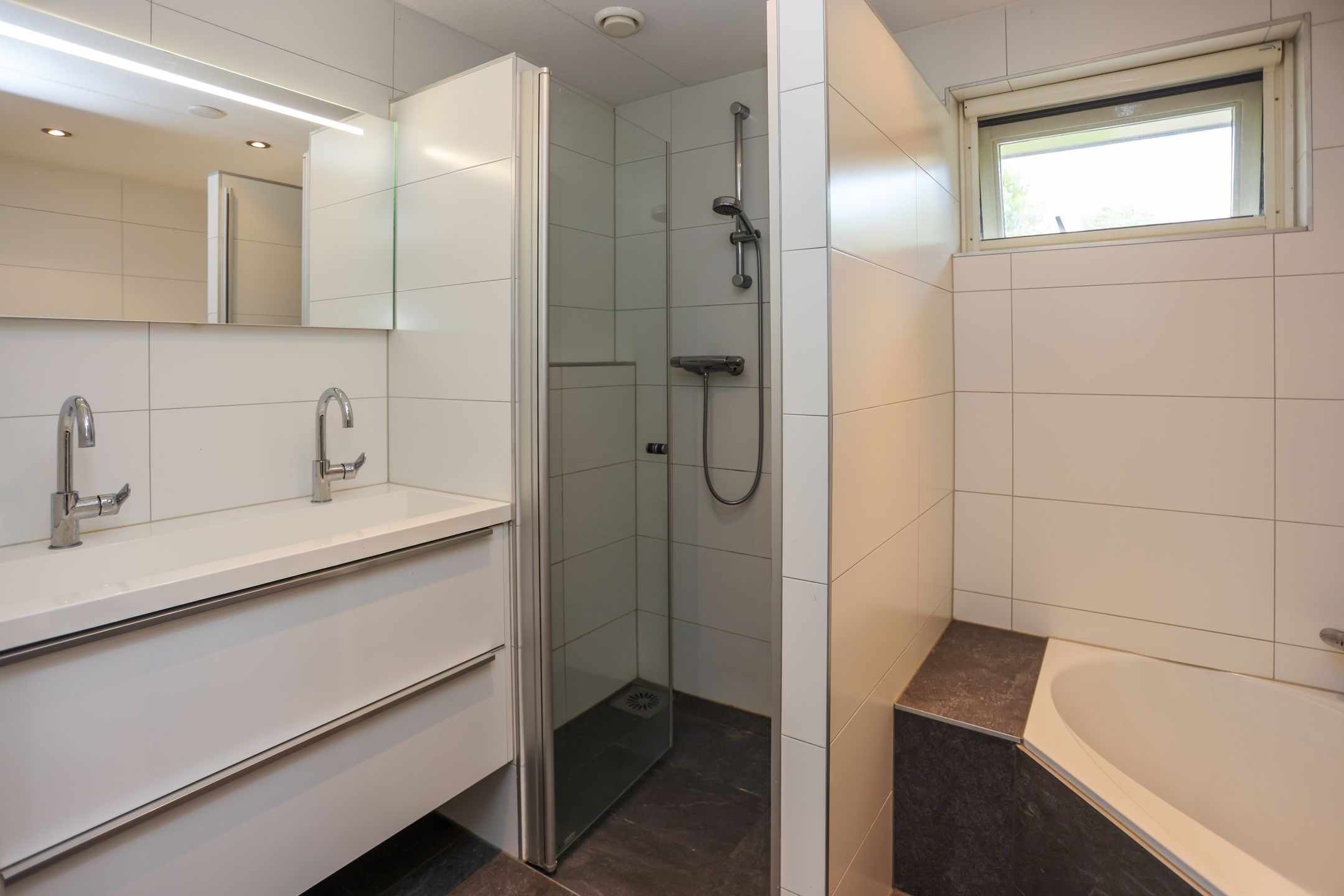 Foto 24 van Molenparkweg Oost 9