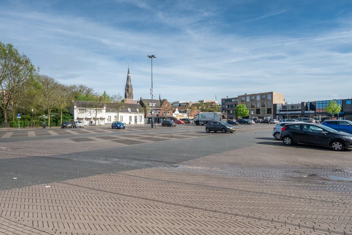 Bekijk foto 1 van Woenselse Markt