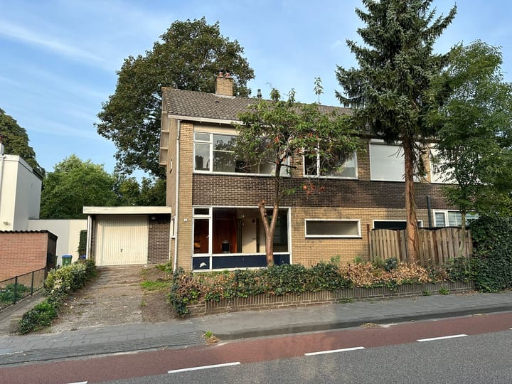 Photo 1 of Leeuwenstraat 2