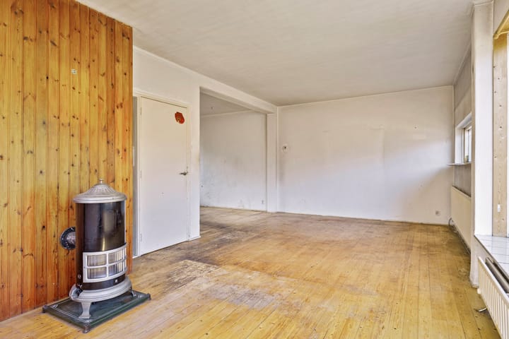 Photo 2 of Leeuwenstraat 2