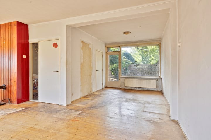 Photo 4 of Leeuwenstraat 2