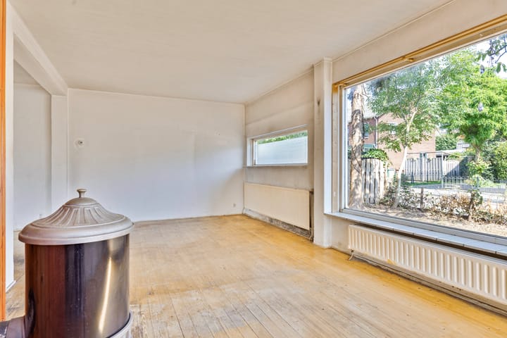Photo 8 of Leeuwenstraat 2