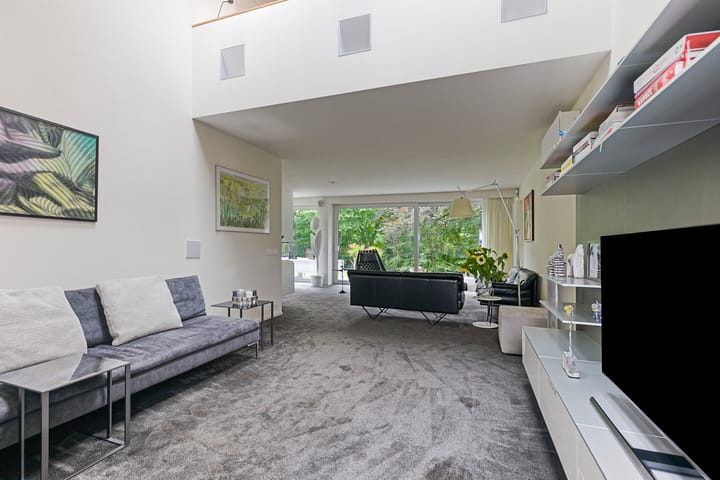 Photo 8 of van Middelhovenstraat 14-B