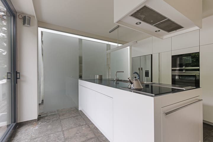 Photo 14 of van Middelhovenstraat 14-B