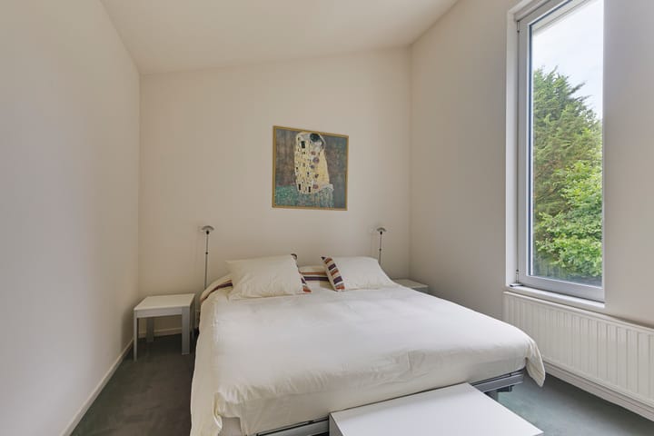 Photo 24 of van Middelhovenstraat 14-B