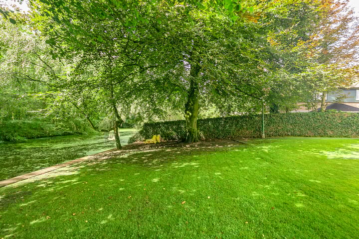 Photo 36 of van Middelhovenstraat 14-B