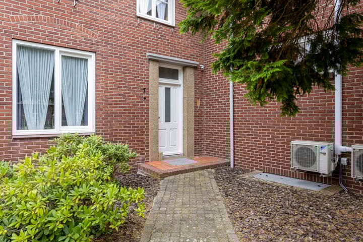 Foto 27 van Van Weedtstraat 7