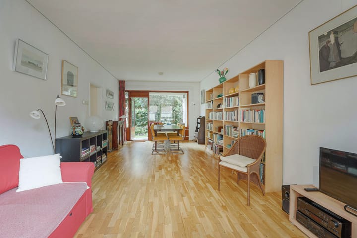 Photo 4 of Jennerstraat 23