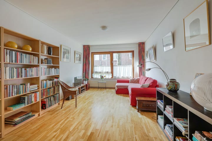 Photo 5 of Jennerstraat 23