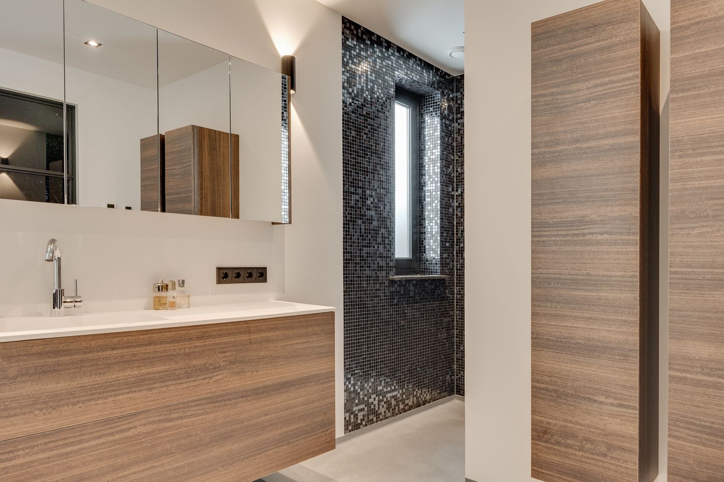 Photo 25 of Straatweg 56