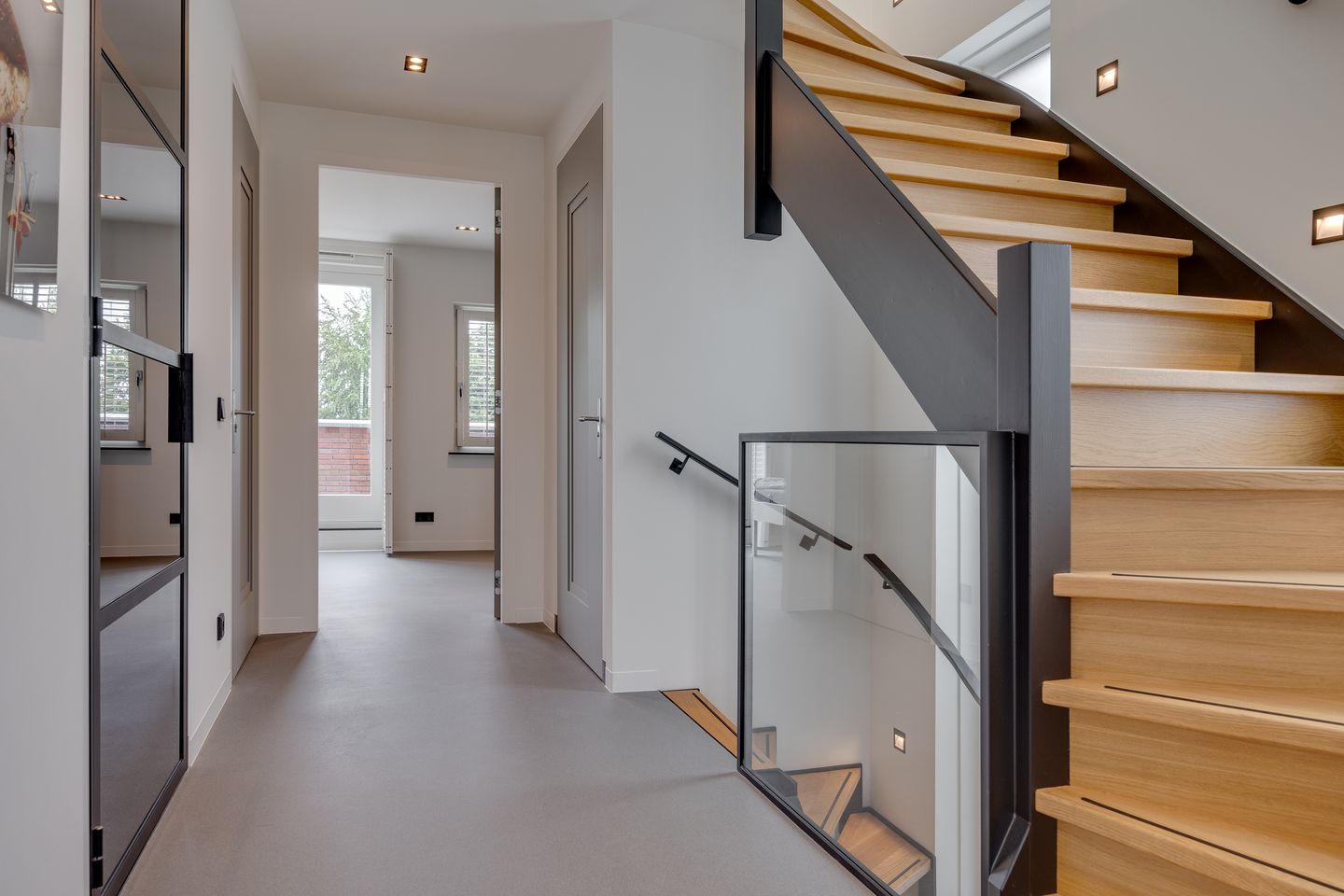 Photo 29 of Straatweg 56