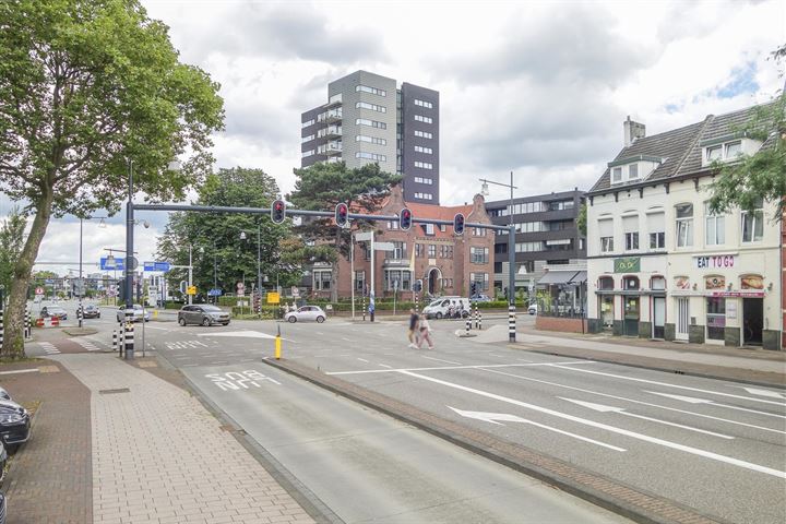 Bekijk foto 32 van Wilhelminaplein 20-B