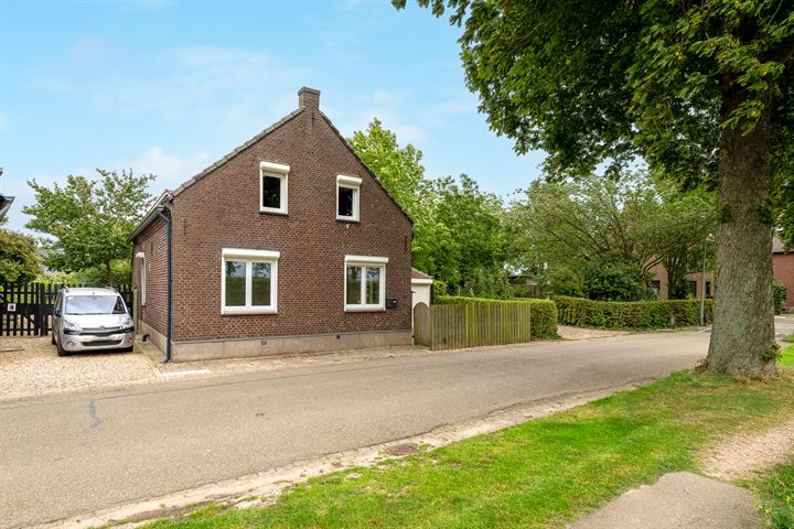 Bekijk foto 2 van Broekstraat 12