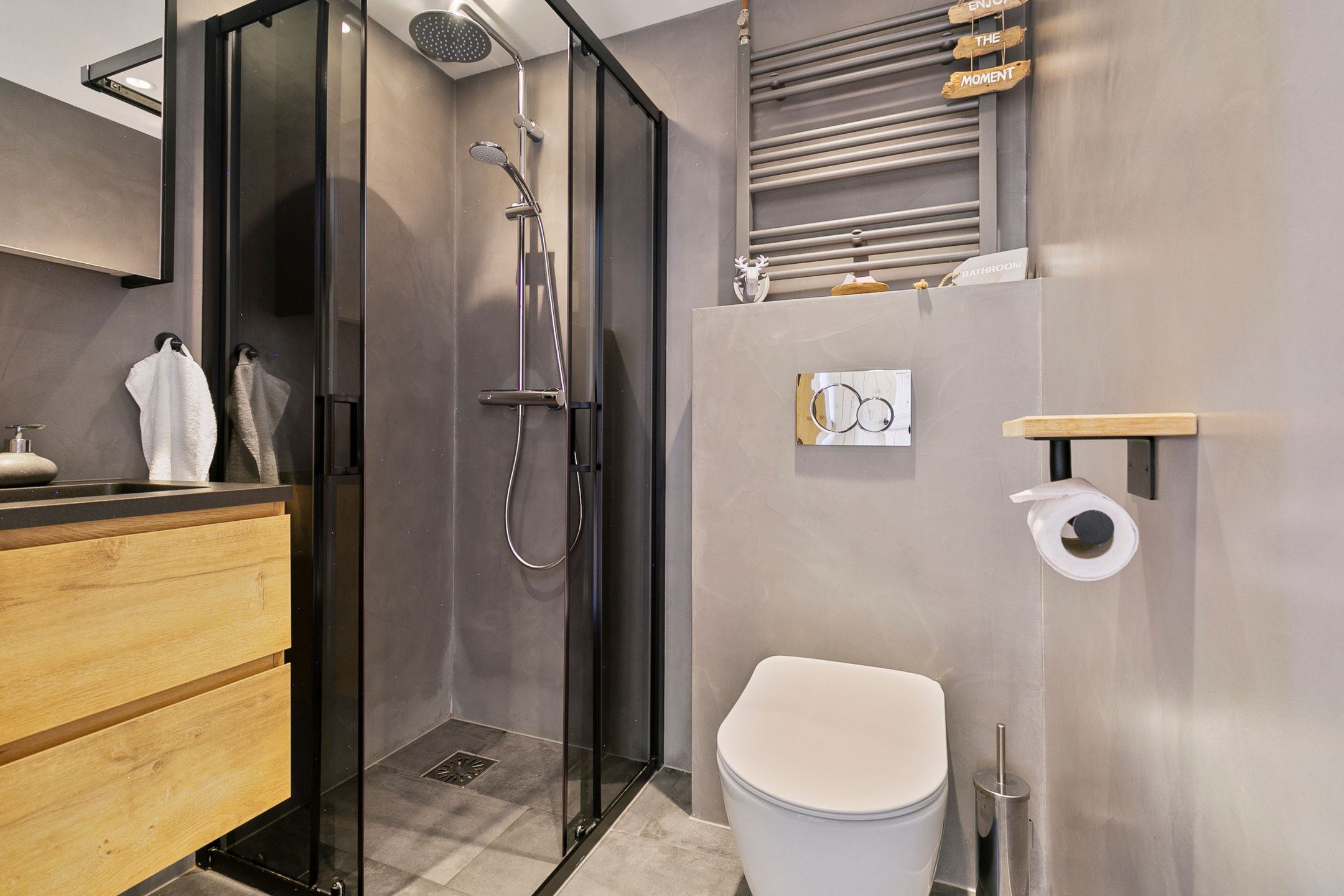 Photo 15 of Raadhuisstraat 27-H70