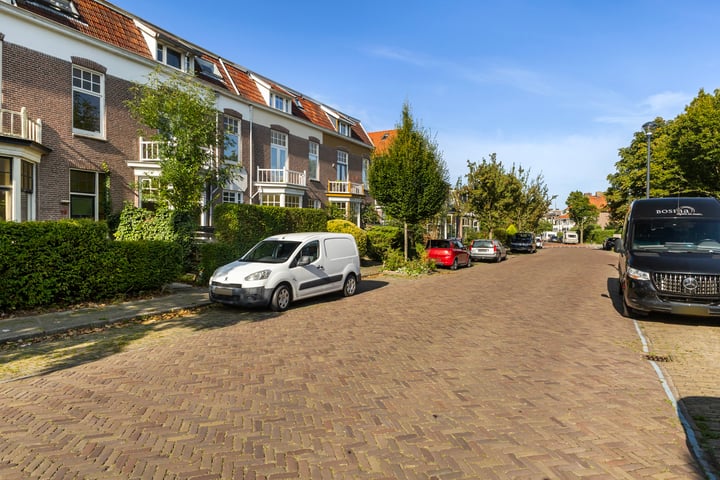 Bekijk foto 3 van Vredeman de Vriesstraat 56