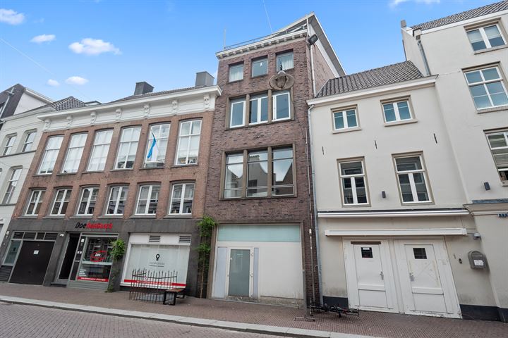 Bekijk foto 37 van Karrenstraat 27