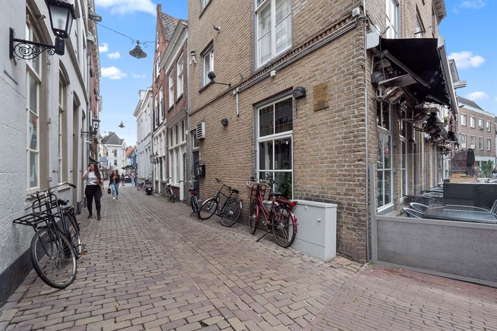 Bekijk foto 38 van Karrenstraat 27