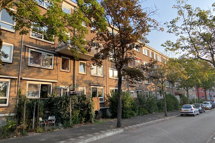 Bekijk foto 19 van Van Almondestraat 38