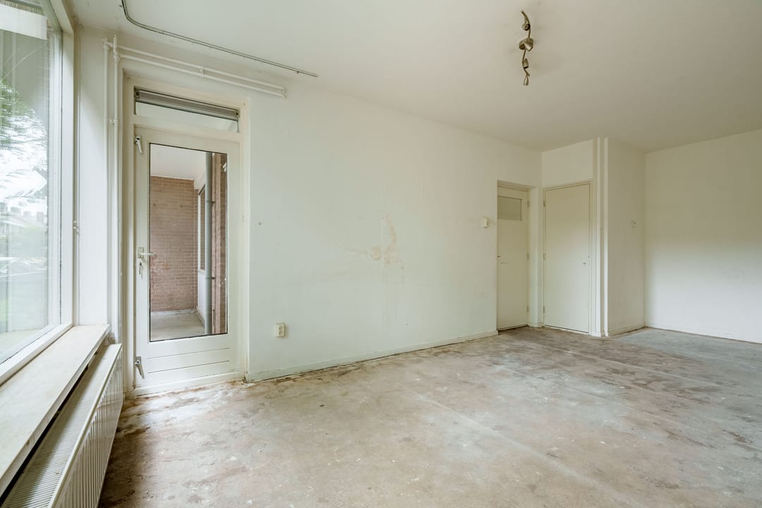 Photo 8 of Van der Waalsstraat 6