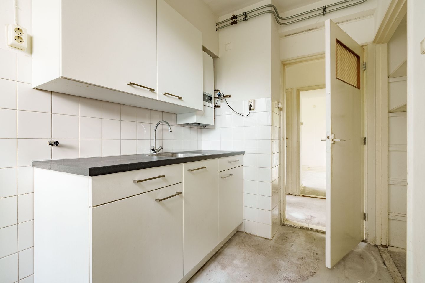 Photo 14 of Van der Waalsstraat 6