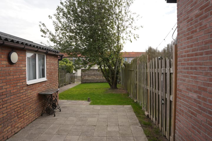 Photo 16 of Zuiddijkstraat 64