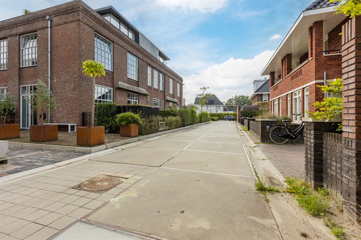 Bekijk foto 23 van Almystraat 42