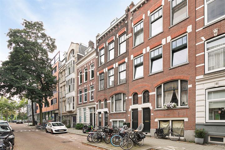 Bekijk foto 1 van Roo-Valkstraat 19-A