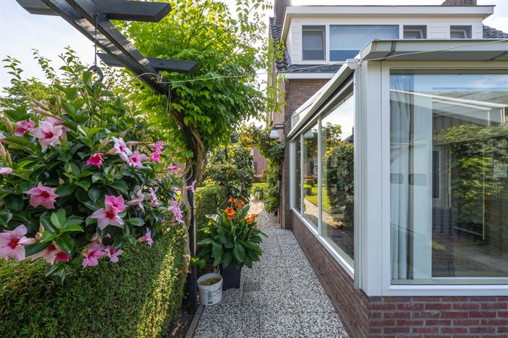 Bekijk foto 35 van Jeudestraat 14