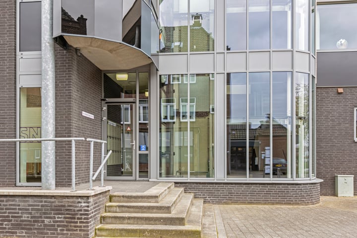 View photo 4 of van Sonsbeecklaan 2-F