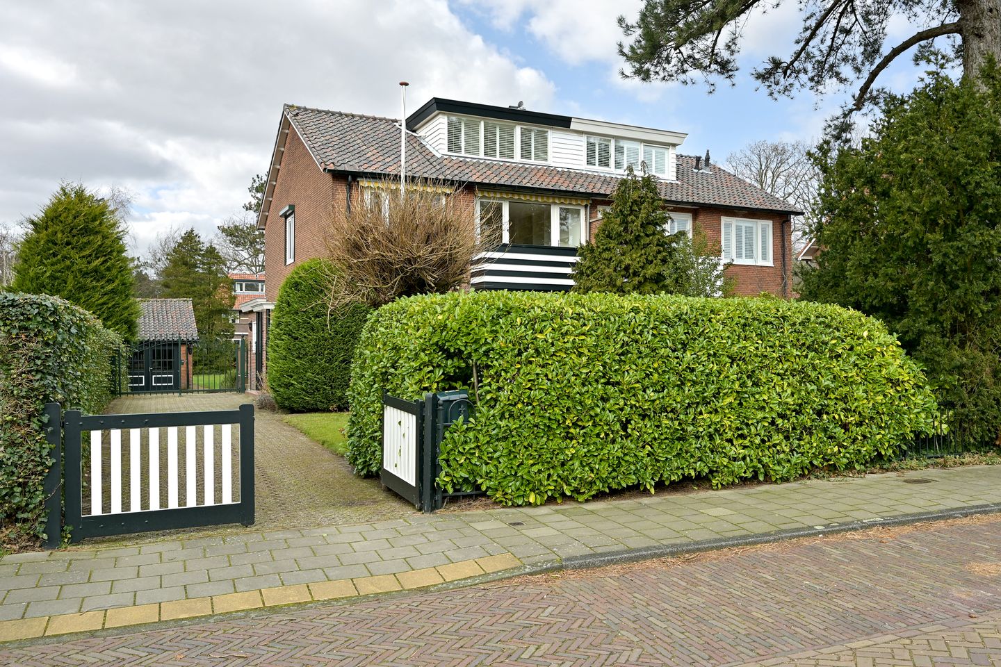 Foto 1 van Schout bij Nacht Doormanlaan 23