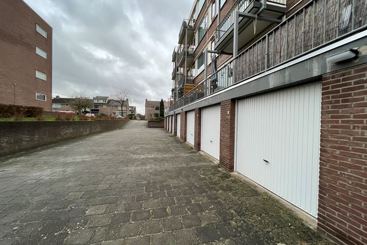 View photo 1 of Aubadestraat 98