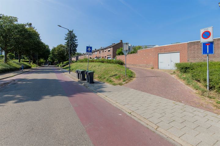 View photo 5 of Parallelweg 18