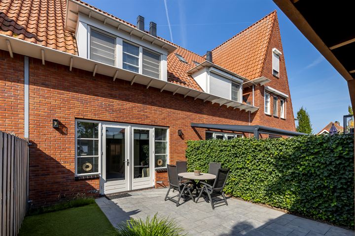 View photo 24 of Frederikstraat 24