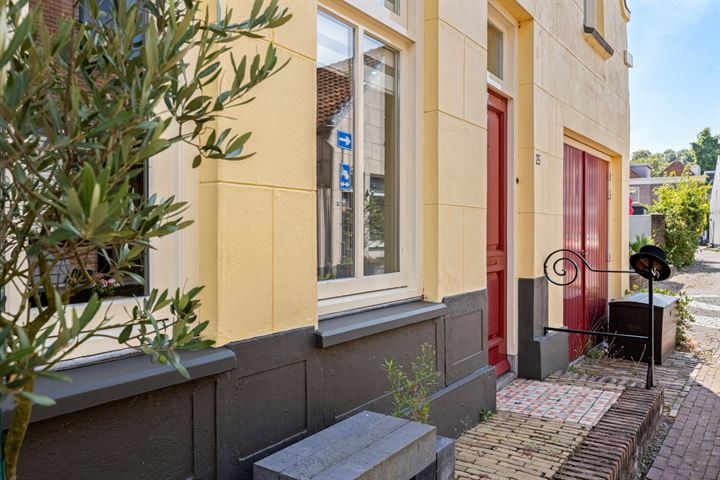 Bekijk foto 47 van Kloosterstraat 25