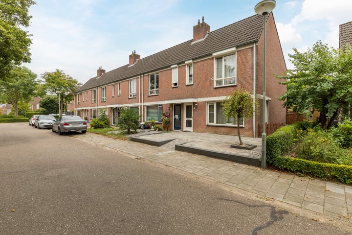 Bekijk foto 3 van Veldovenstraat 10